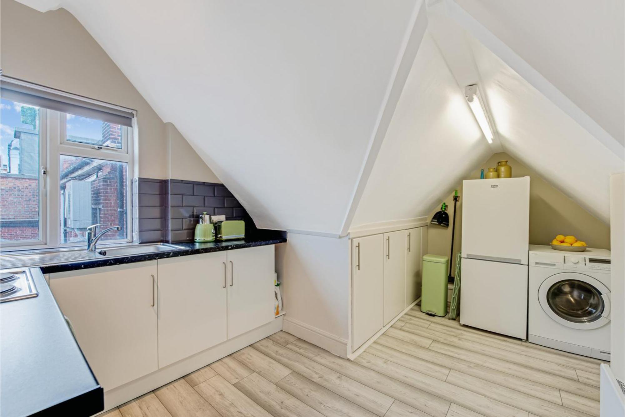 Sweet And Lovely 2Br With Free Parking Лондон Екстериор снимка