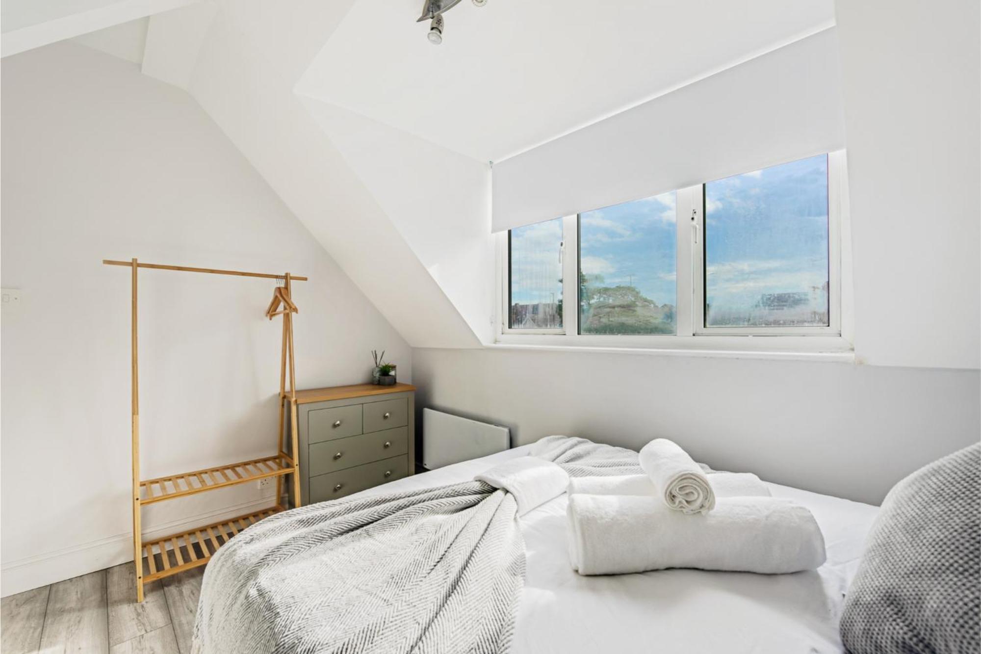 Sweet And Lovely 2Br With Free Parking Лондон Екстериор снимка